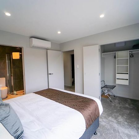 Modern Sunnyhills Town House Villa Auckland Exterior photo