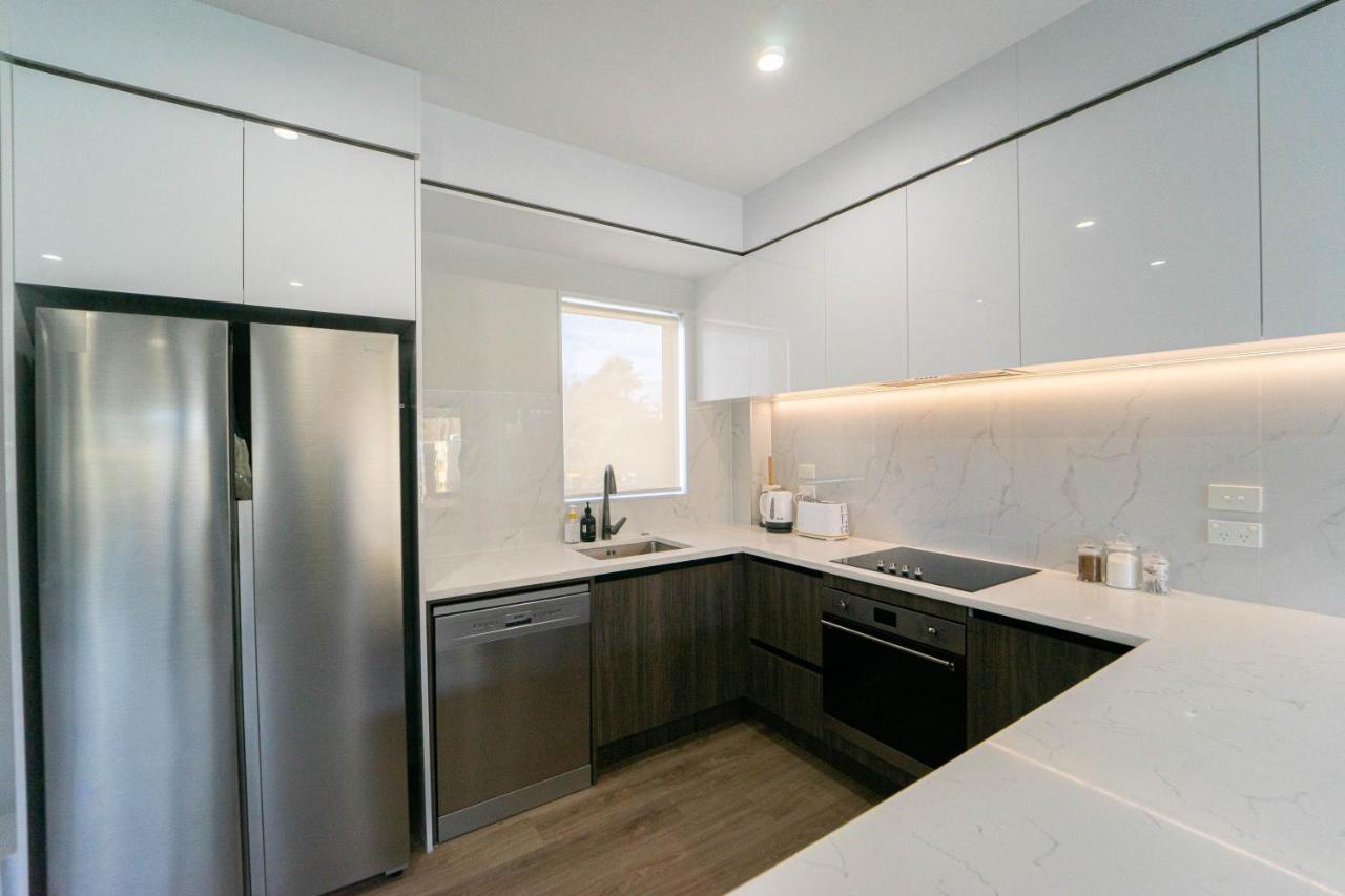 Modern Sunnyhills Town House Villa Auckland Exterior photo