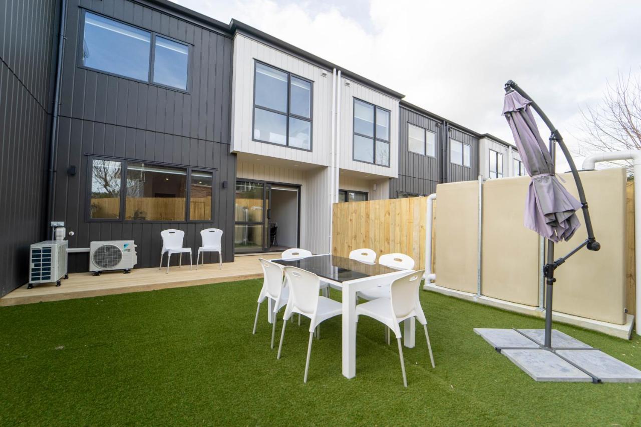 Modern Sunnyhills Town House Villa Auckland Exterior photo