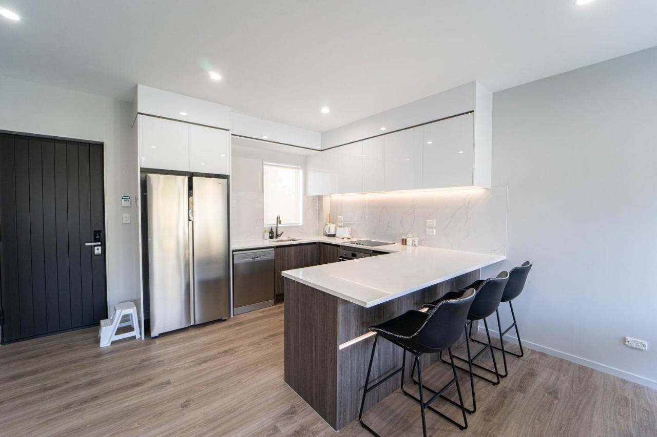 Modern Sunnyhills Town House Villa Auckland Exterior photo