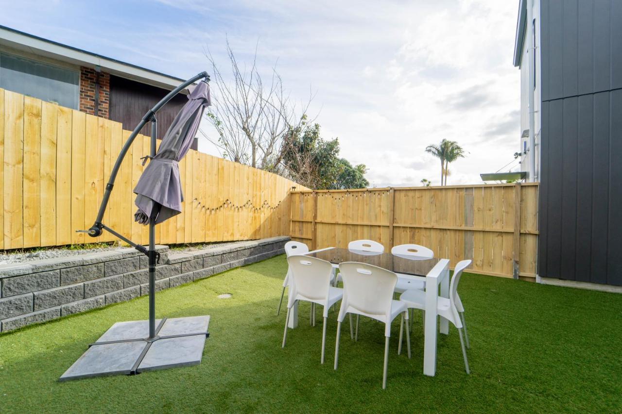 Modern Sunnyhills Town House Villa Auckland Exterior photo
